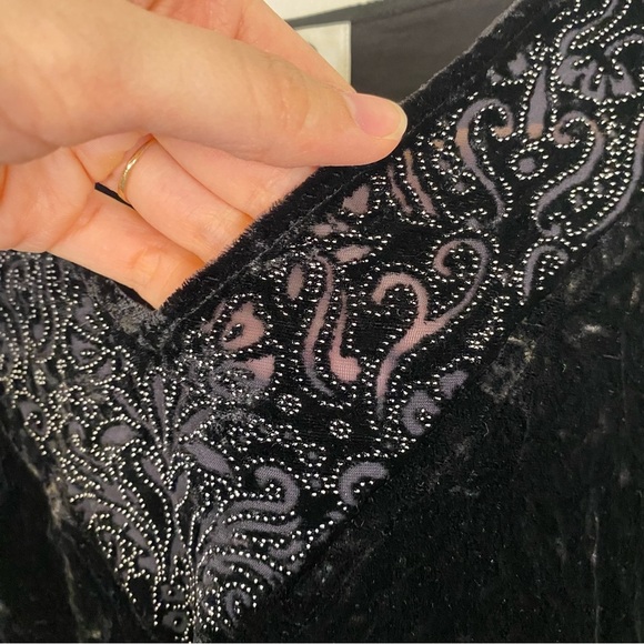 VTG Talbots V Neck Black Velvet Burnout Silk Blend Long Sleeve Top size 14 - Picture 5 of 9